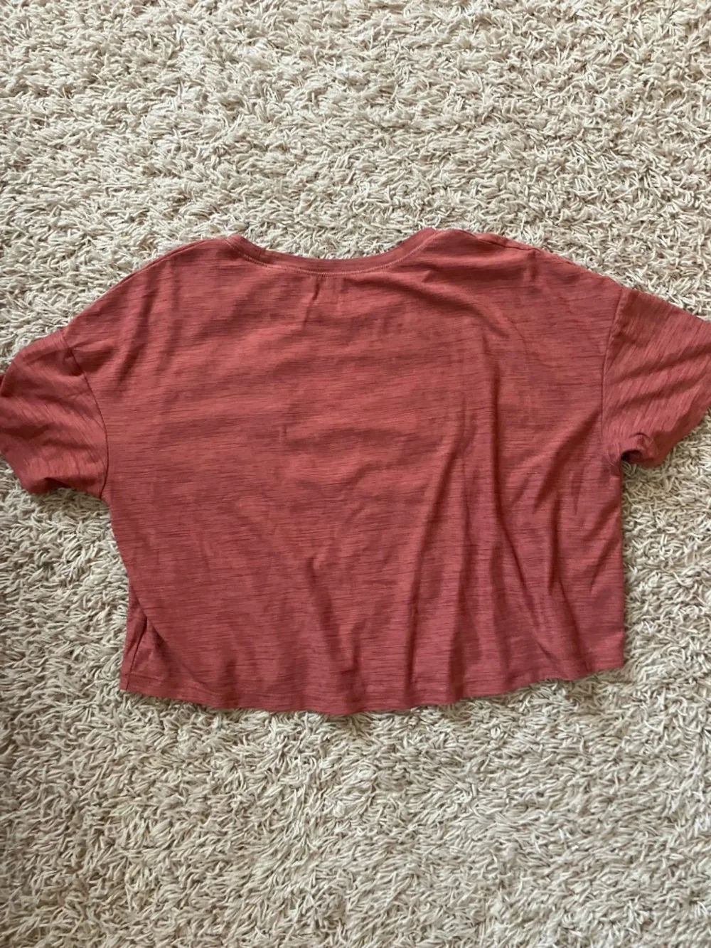 Old navy cropped tee